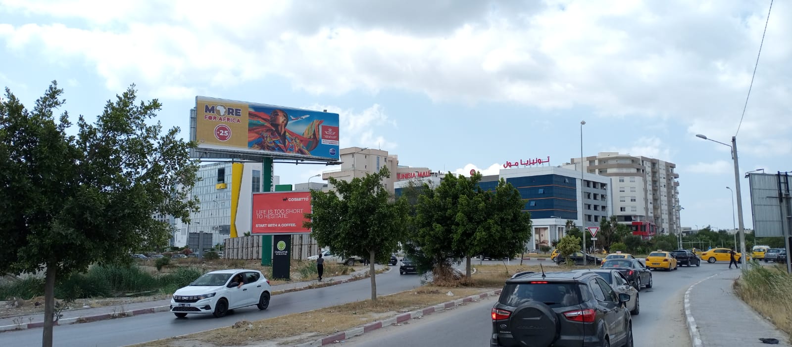 UV06 - Niveau rond-point Tunisia Mall, direction Le Kram, visible aussi venant de Ain Zaghouan et Jardins de Carthage