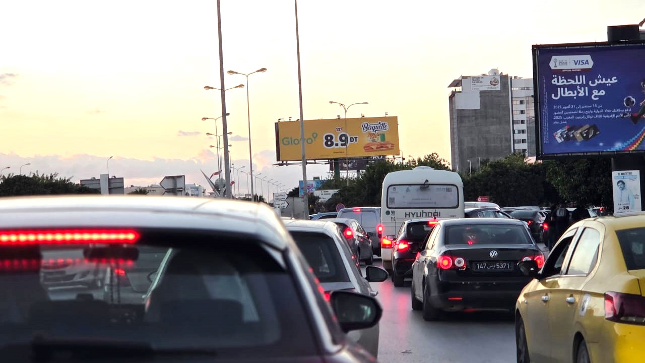 UV15 - Niveau rond-point Foire Internationale du Kram, en face de Siège Délice et Siège Zitouna Banque, direction Lac II et GP9