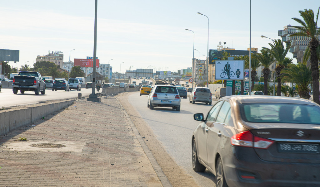 V04 - Z4 - Niveau Palais des Congrès en face du Parc A Club africain, direction Place de la République, Avenue Habib Bourguiba
