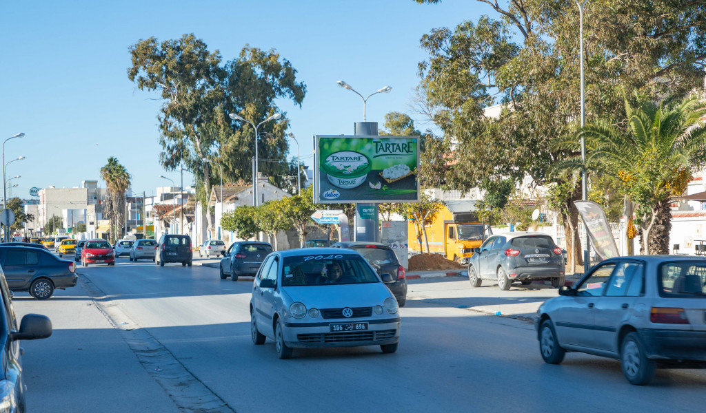 V130 - Avenue Mohamed V niveau Carrefour Market -  Université Centrale En Face de station Ola Niveau Zone Industrielle Kheireddine
