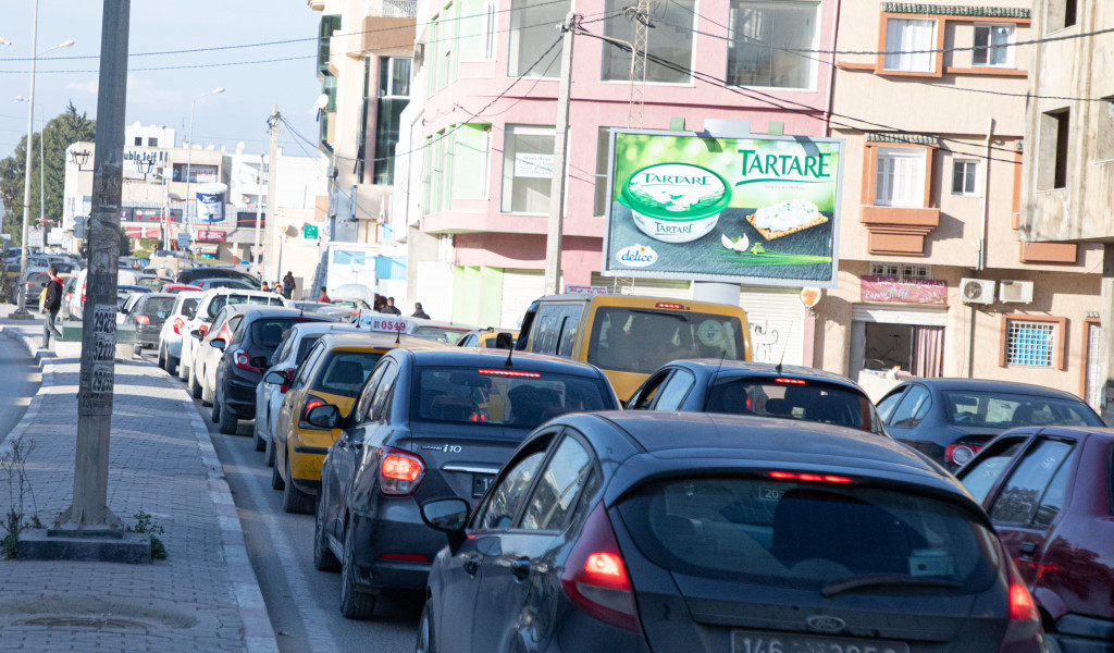 V135 - Avenue Mohamed Salah Belhadj, niveau écolde primaire et Magazin Aziza, à 100m de MG Maxi Ariana & Meublatex, direction GP8, Géant, Ennasr