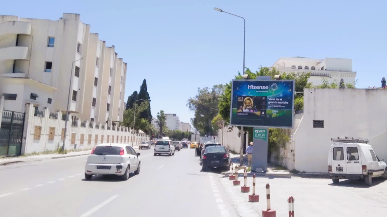 V138 - Avenue Charles Nicole, en face de l'Institut Pasteur niveau IHET, direction Place Pasteur, Centre ville