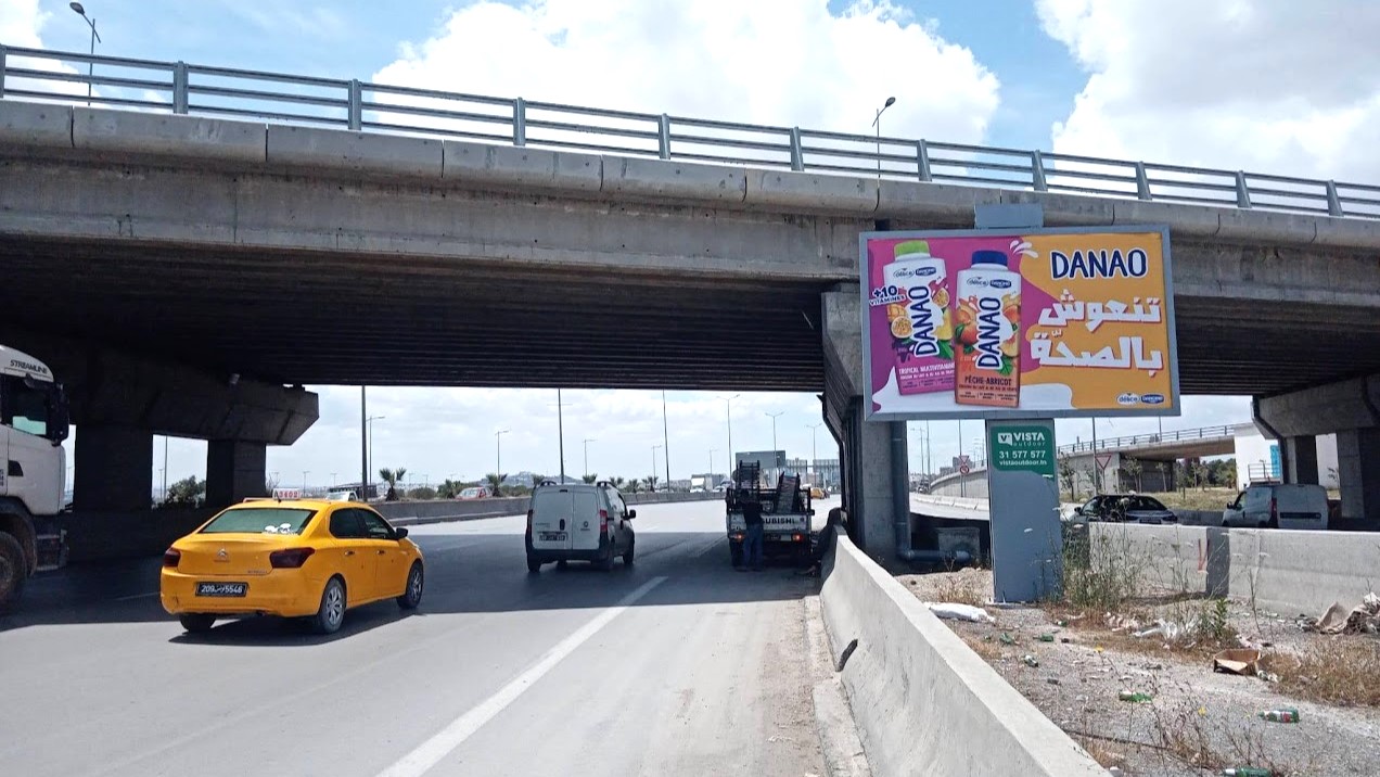 V158 - Niveau échangeur Kheireddine Pacha et Lac, direction Centre Ville