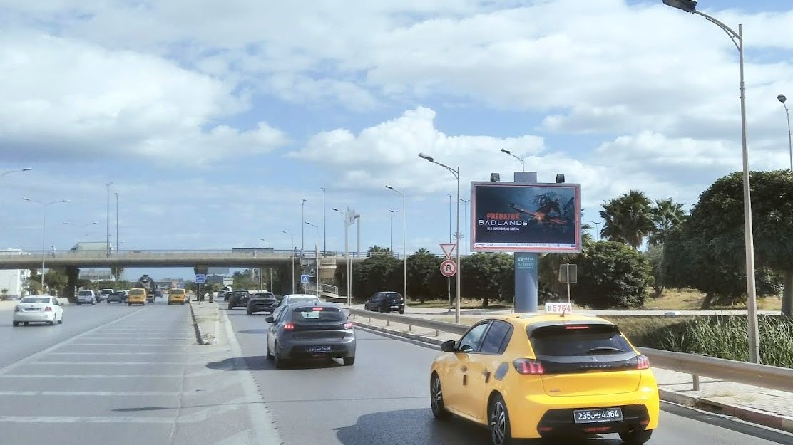 V16 - Direction la Marsa niveau entrée l'Aouina et Lac 2 à 200m de Kiosque Total & l'ambassade des USA et a 500 m de Monprix L'aouina