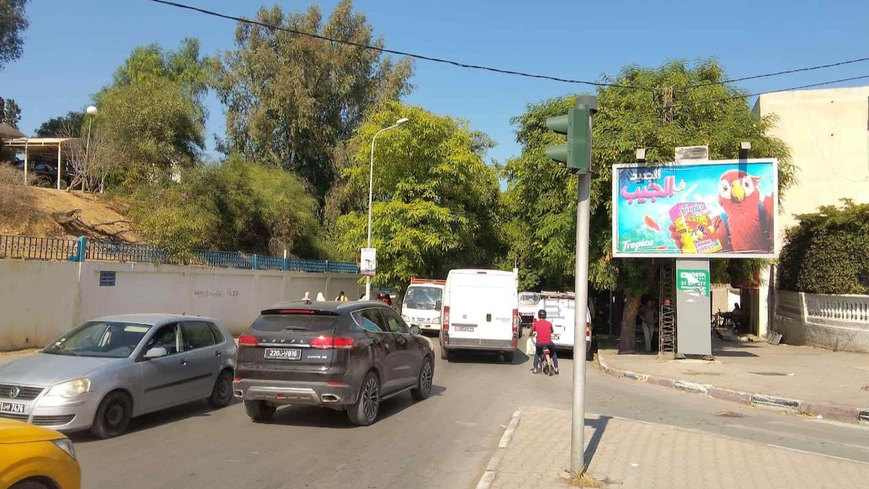 V19 - Au cœur de la Rabta, niveau feu rouge croisement Avenue de la Rabta, Avenue Darghouth Pacha, Rue de la Faculté de Médecine, Rue Ibn Charaf et Rue Pr Zouheir Essefi