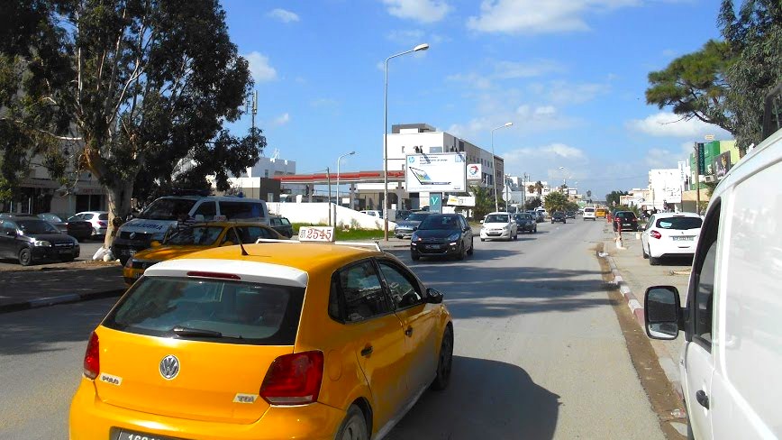 V31 - Avenue de l'Environnement, niveau station TotalEnergies à 1mn de Monoprix - Direction Radès