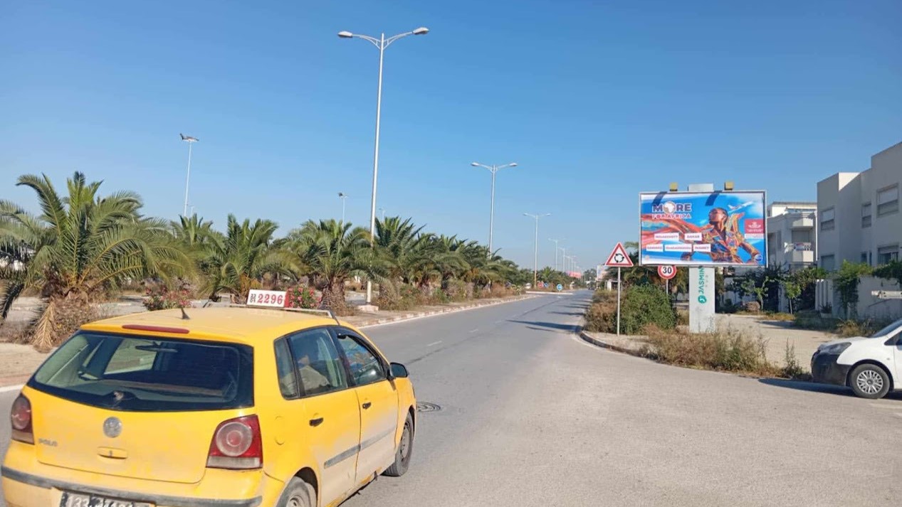 V48 - Corniche Lac II, direction Lac I et Laouina à 200m de OlympySky Club