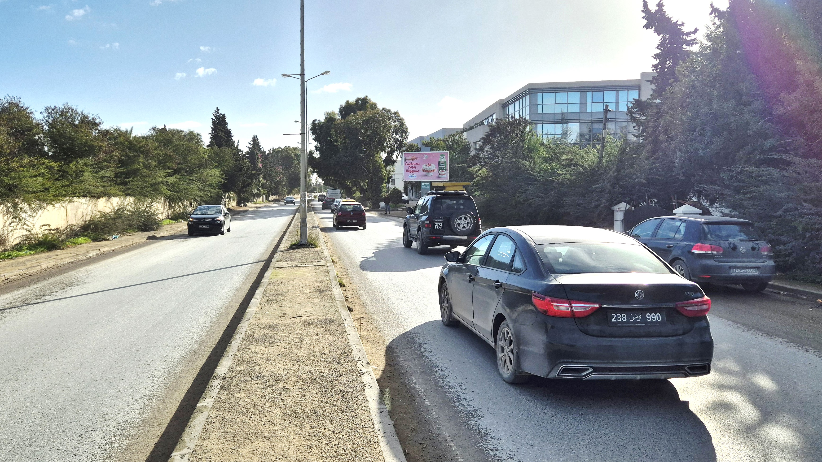 V56 - Avenue Fattouma Bourguiba - La Soukra Direction Carrefour - Niveau centre commercial Silver Mall & Carrefour Express, Soukra parc