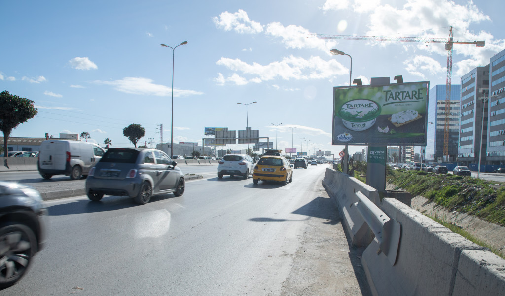 V64 - Niveau Centre Urbain Nord, Hotel Marriott, direction Tunis centre ville, Lac, La Marsa