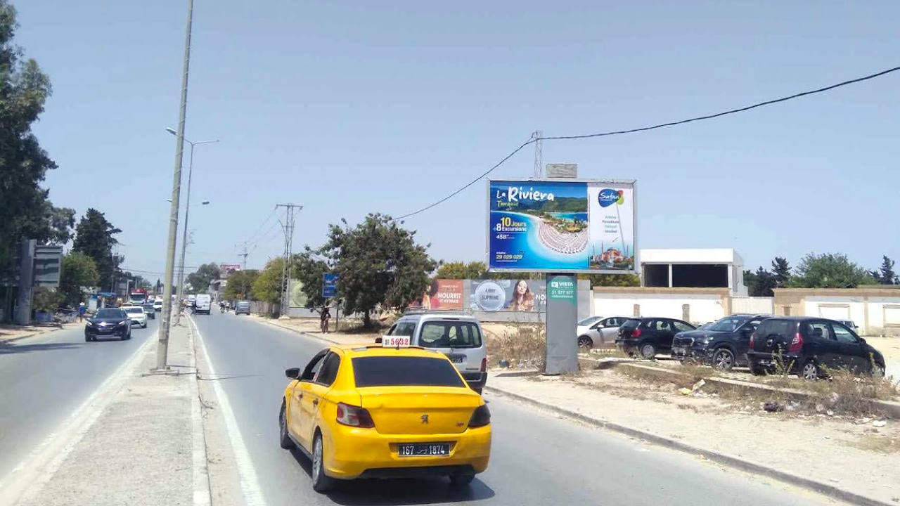 Panneau publicitaire V02 – Avenue Fattouma Bourguiba - la Soukra Direction Ariana - Niveau centre commercial Silver Mall & Carrefour Express, Soukra Parc