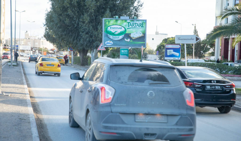 Panneau publicitaire V139 – Soukra-Aouina niveau UIB à 50 m de carrefour express et à 100 m de Monoprix L'Aouina direction GP9, Lac 