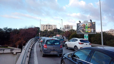 Panneau publicitaire V63 – Route X